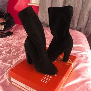 Black heel boots